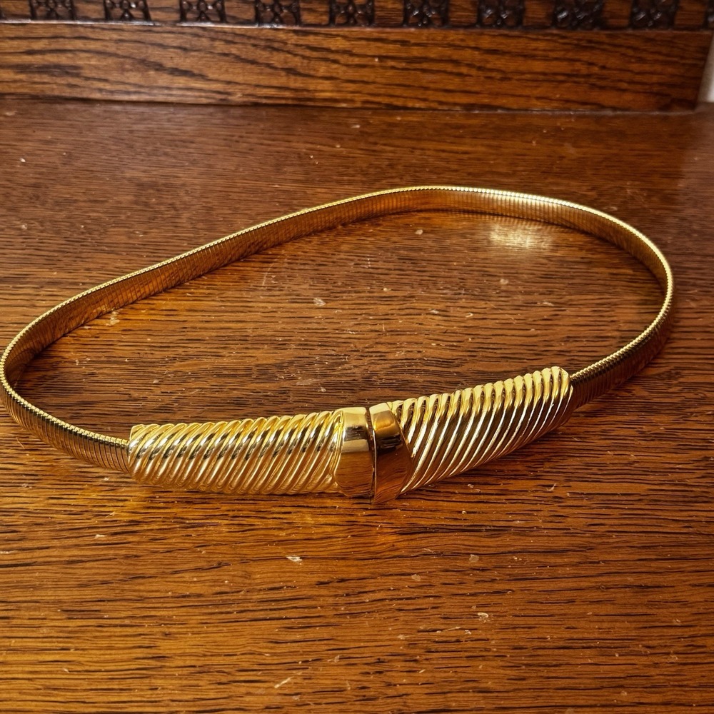 Vintage Accessocraft NYC Gold Tone Stretch Belt Twist Buckle